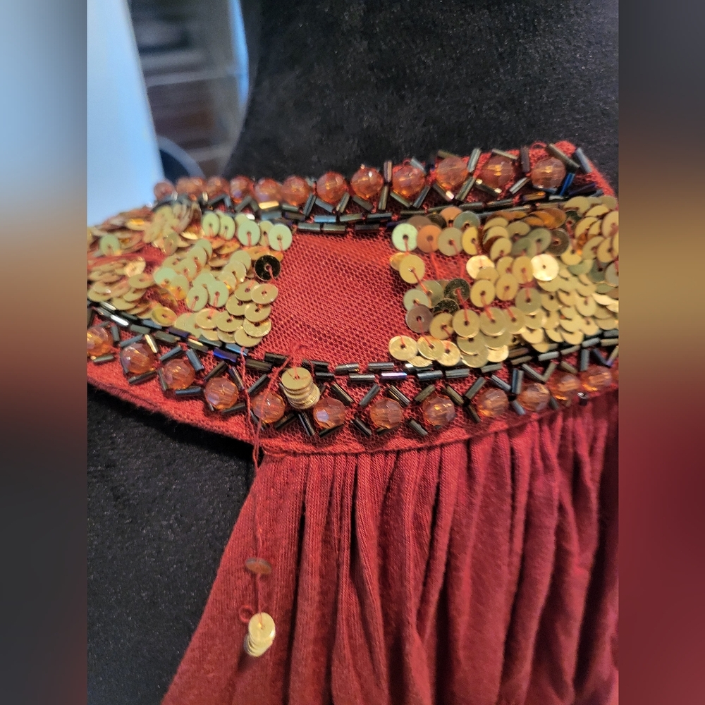 Tunic, with beaded neck - Picture 6 of 7